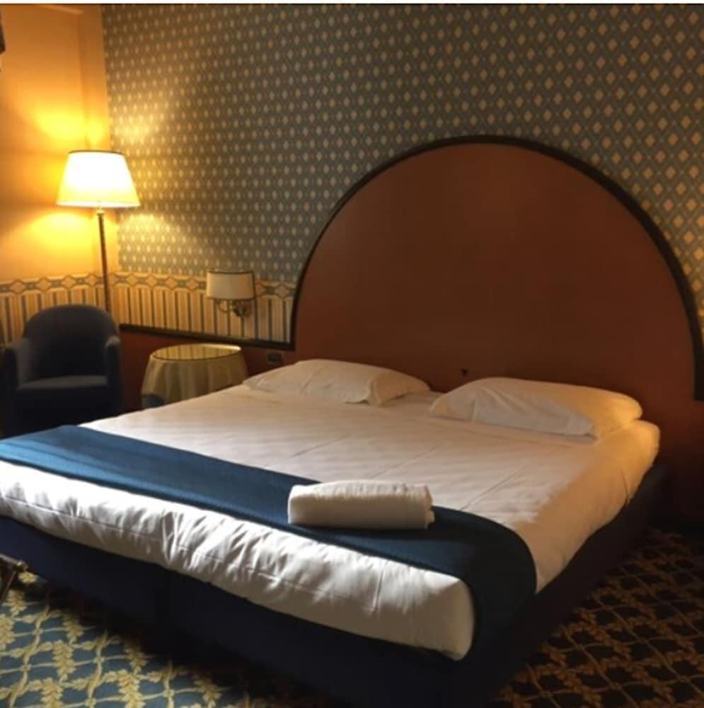 Hotel Principe Помеция Экстерьер фото