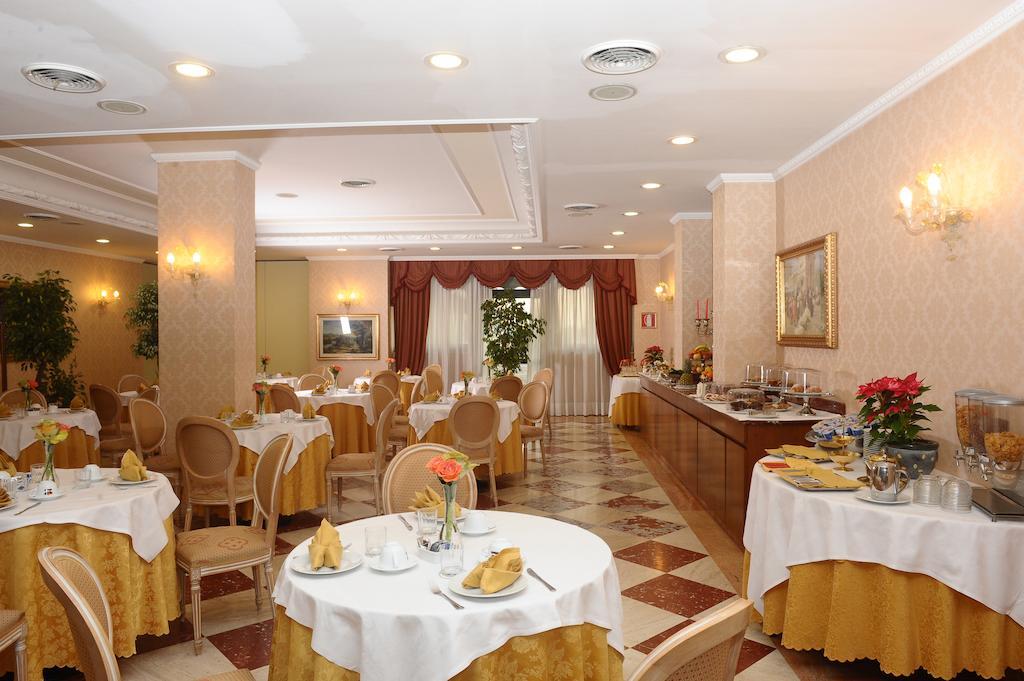 Hotel Principe Помеция Экстерьер фото