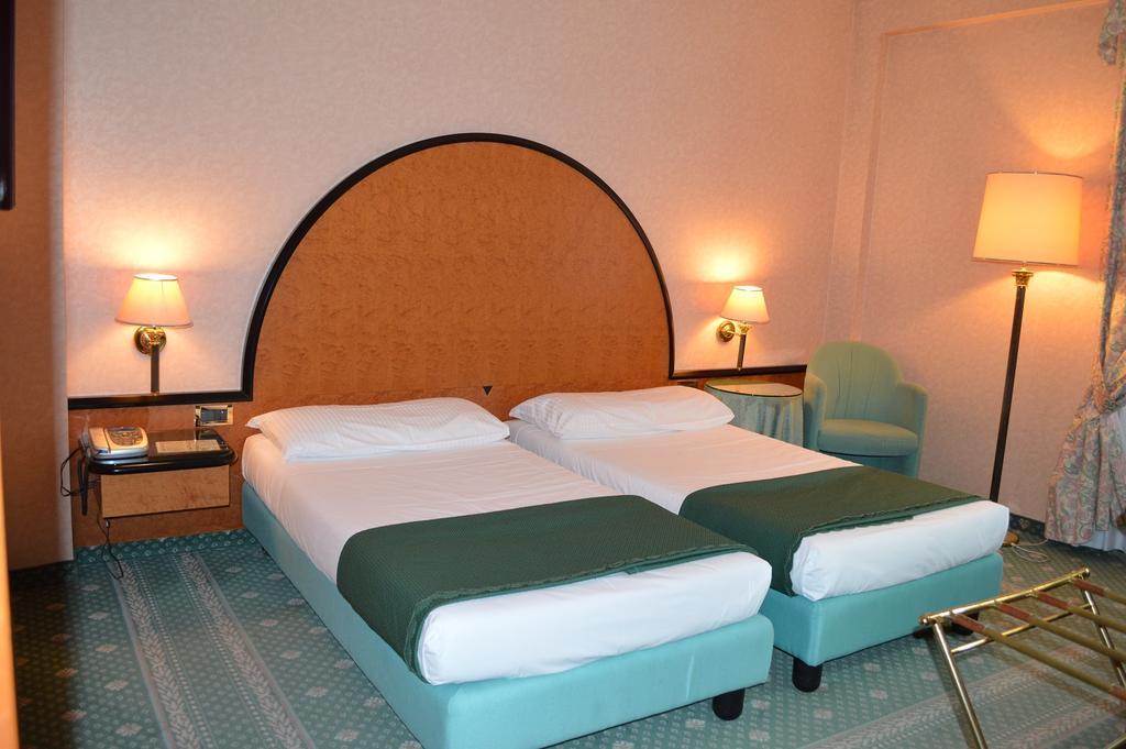 Hotel Principe Помеция Экстерьер фото
